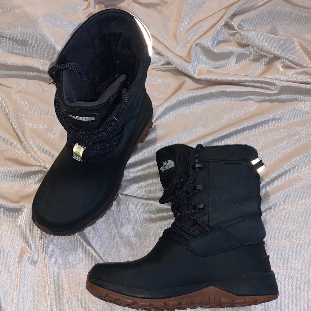 North Face Women's Yukiona Mid Boots Size 7 | Black Insulated Waterproof Boots
